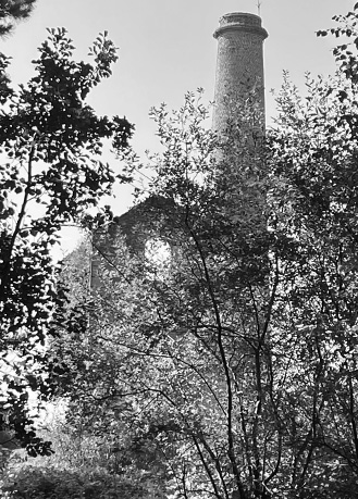 A Cornish tin mine, source of the cassiterite and rarefied tin worked into Ali Sweeting's mineral paintings.